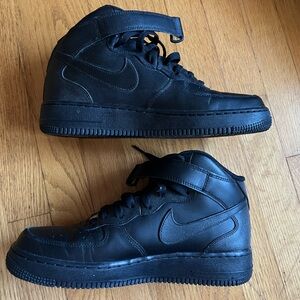 SIZE: 8.5M / 10W - Nike Air Force 1 High '07